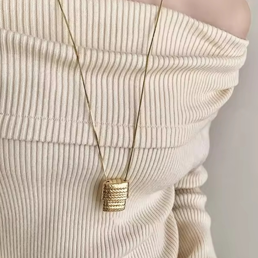 New! Textured Geometric Statement Pendant Necklace • NWOT